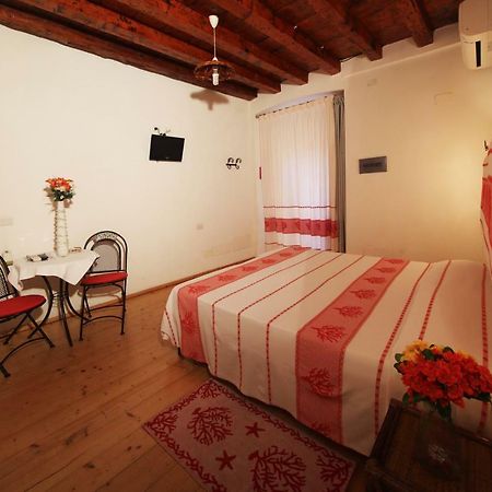 カリアリ Note Sulla Piazza Bed & Breakfast エクステリア 写真