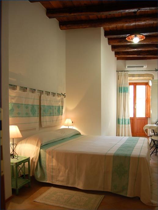 カリアリ Note Sulla Piazza Bed & Breakfast エクステリア 写真