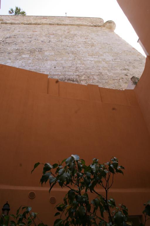 カリアリ Note Sulla Piazza Bed & Breakfast エクステリア 写真