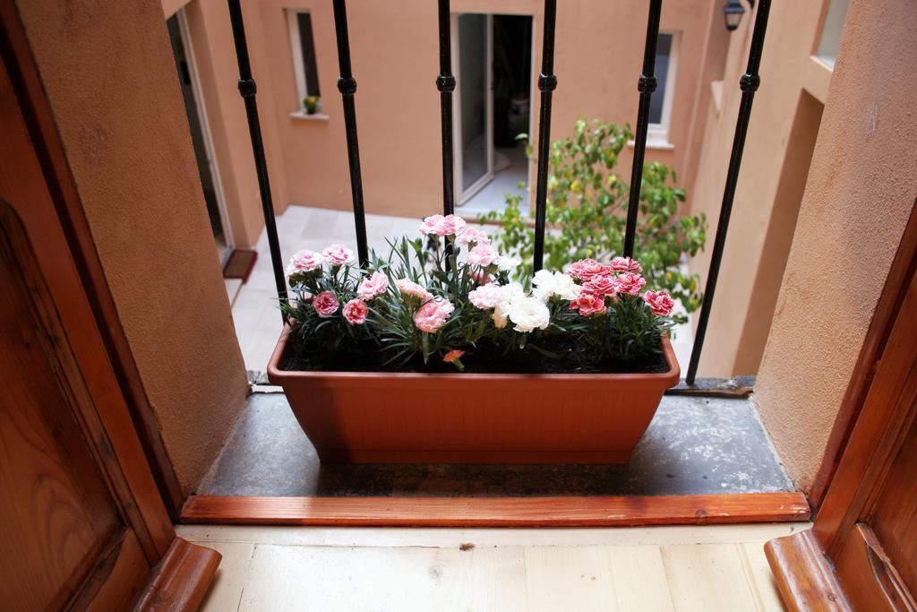 カリアリ Note Sulla Piazza Bed & Breakfast エクステリア 写真