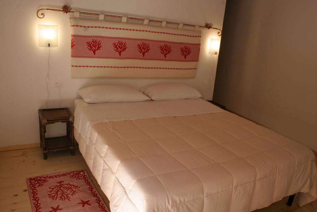 カリアリ Note Sulla Piazza Bed & Breakfast エクステリア 写真